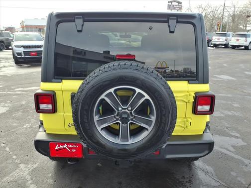 2023 Jeep Wrangler 4-Door Sahara