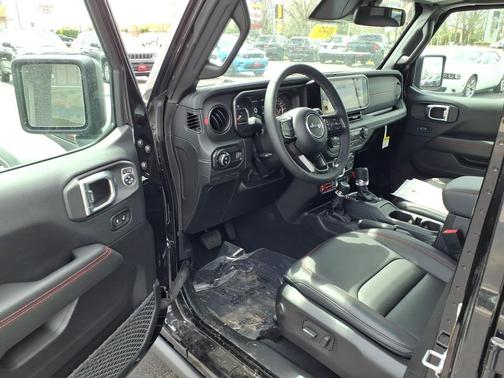 Black Clearcoat 2026 Jeep Gladiator Rubicon