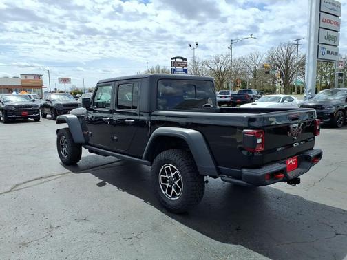 Black Clearcoat 2026 Jeep Gladiator Rubicon