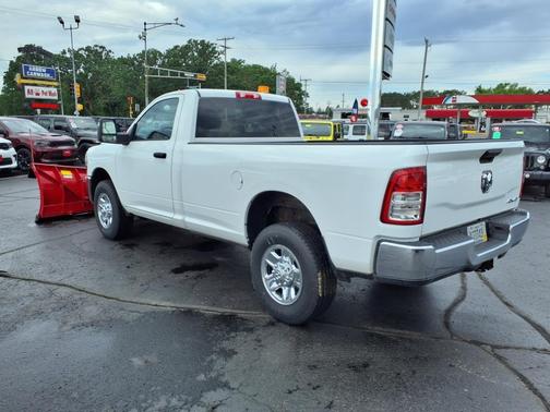 2024 RAM 3500 Tradesman Regular Cab 4x4 8' Box