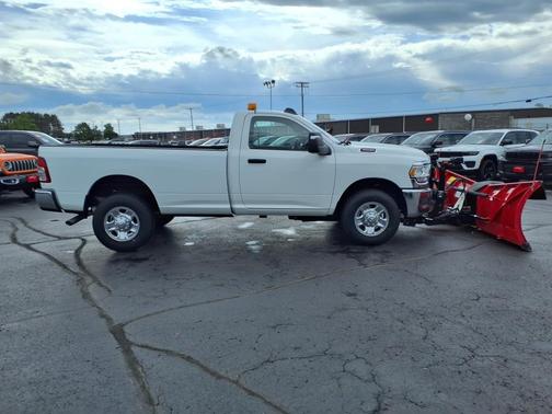 2024 RAM 3500 Tradesman Regular Cab 4x4 8' Box
