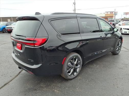 2026 Chrysler Pacifica Limited