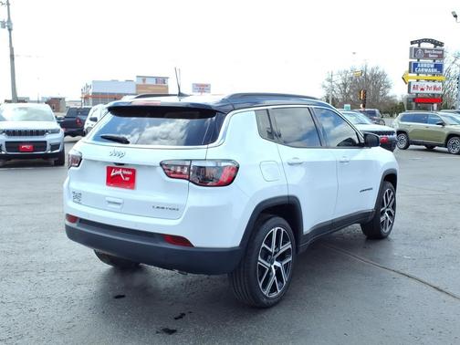 Bright White Clearcoat 2025 Jeep Compass Limited