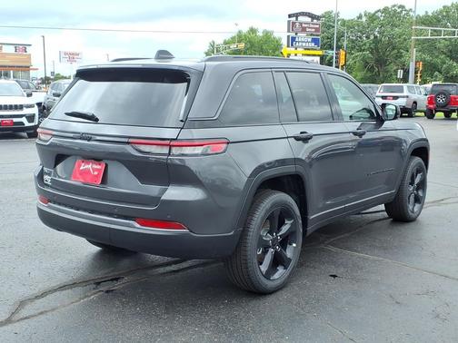 Baltic Gray Metallic Clearcoat 2026 Jeep Grand Cherokee Limited