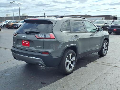 Sting-Gray Clearcoat 2022 Jeep Cherokee Limited