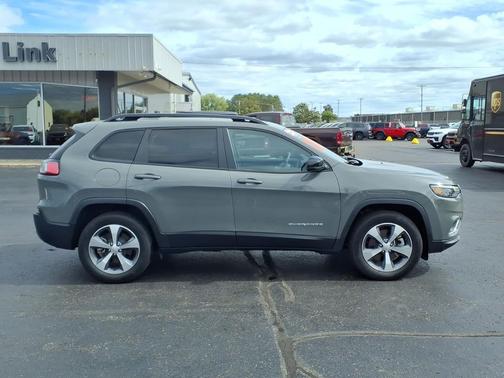 Sting-Gray Clearcoat 2022 Jeep Cherokee Limited