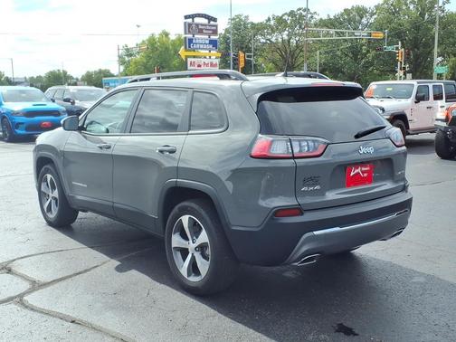 Sting-Gray Clearcoat 2022 Jeep Cherokee Limited