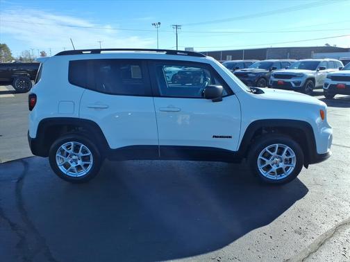 2023 Jeep Renegade Latitude