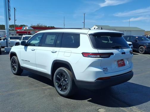 Bright White Clearcoat 2026 Jeep Grand Cherokee L Altitude