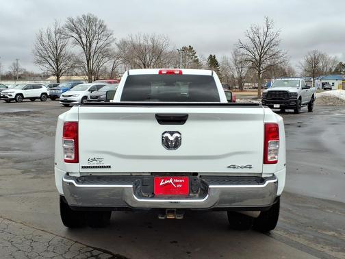 2024 RAM 3500 Big Horn Crew Cab 4x4 8' Box