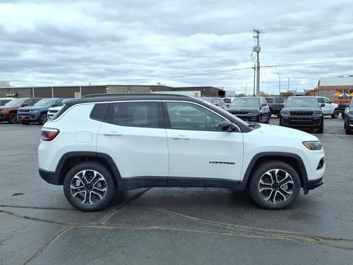 Bright White Clearcoat 2023 Jeep Compass Limited