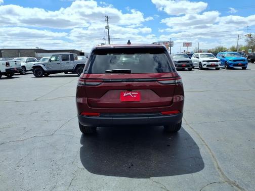 Velvet Red Pearlcoat 2023 Jeep Grand Cherokee Altitude
