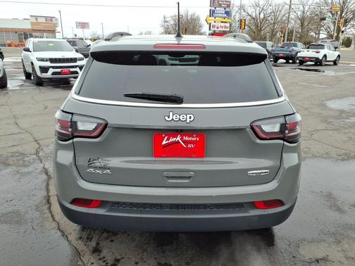 2023 Jeep Compass Latitude Lux