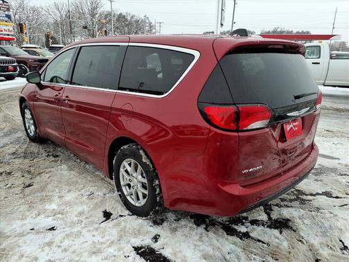 2026 Chrysler Voyager LX