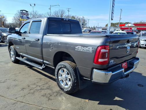 2022 RAM 2500 Big Horn Crew Cab 4x4 6'4' Box