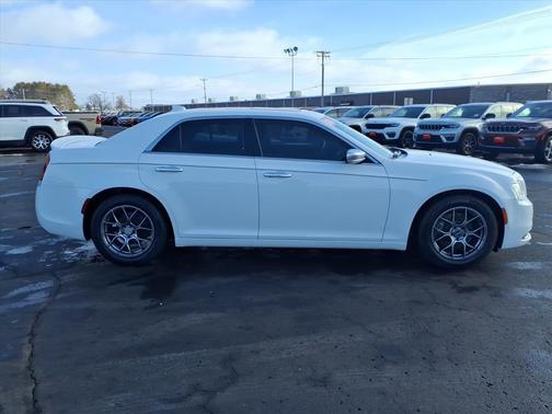 2018 Chrysler 300 C