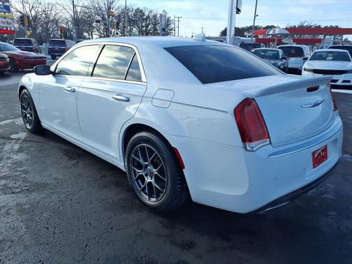 2018 Chrysler 300 C