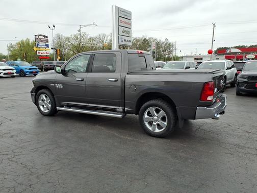 Granite Crystal Metallic Clearcoat 2016 RAM 1500 Big Horn