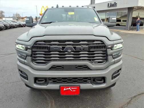 2026 RAM 3500 Big Horn Crew Cab 4x4 6'4' Box