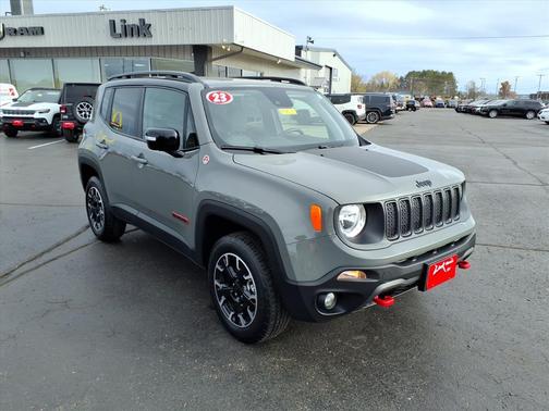 2023 Jeep Renegade Trailhawk
