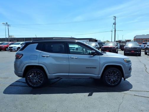 Billet Silver Metallic Clearcoat 2023 Jeep Compass High Altitude