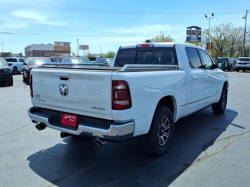 Ivory White Tri-Coat Pearlcoat 2021 RAM 1500 Limited