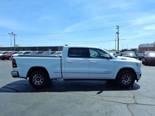 Ivory White Tri-Coat Pearlcoat 2021 RAM 1500 Limited