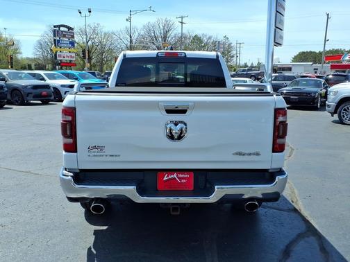 Ivory White Tri-Coat Pearlcoat 2021 RAM 1500 Limited