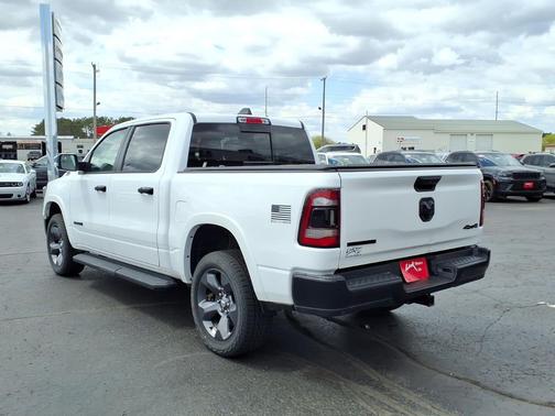 Bright White Clearcoat 2023 RAM 1500 Big Horn/Lone Star