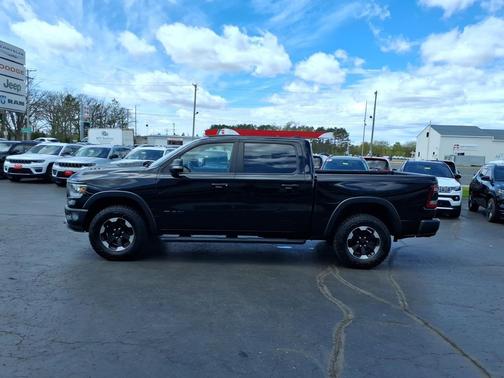 Diamond Black Crystal Pearlcoat 2021 RAM 1500 Rebel