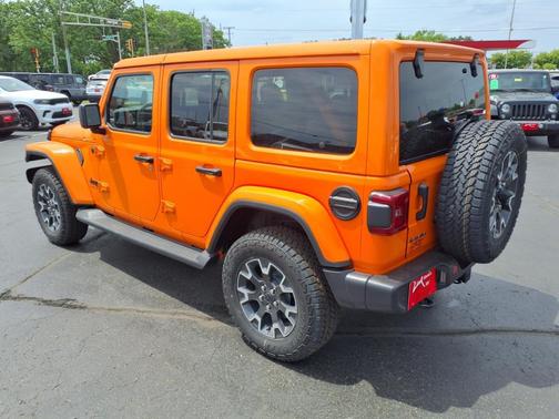 2025 Jeep Wrangler 4-Door Sahara 4x4