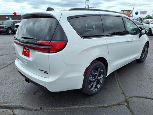 2026 Chrysler Pacifica Limited