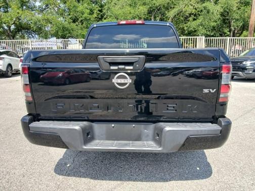 Super Black 2022 Nissan Frontier SV