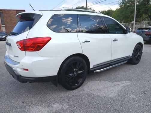 2018 Nissan Pathfinder Platinum