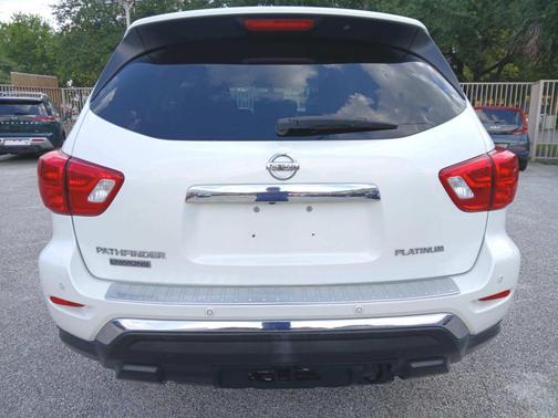 2018 Nissan Pathfinder Platinum
