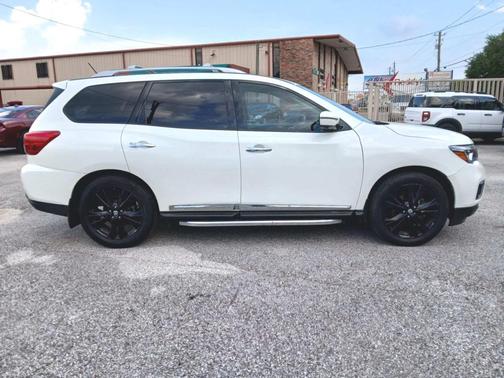 2018 Nissan Pathfinder Platinum
