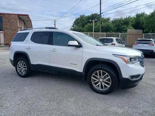 WHITE 2019 GMC Acadia SLE-2