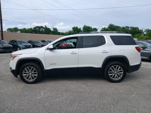 WHITE 2019 GMC Acadia SLE-2