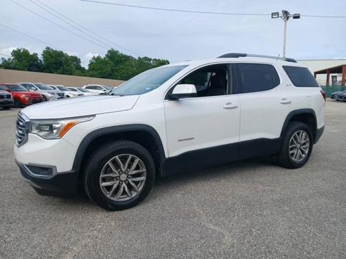 WHITE 2019 GMC Acadia SLE-2