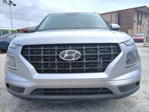 2023 Hyundai VENUE SE