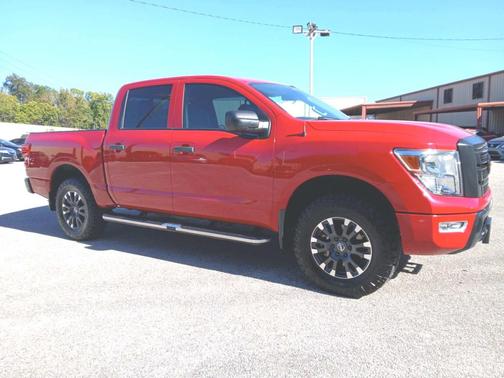 2020 Nissan Titan SV