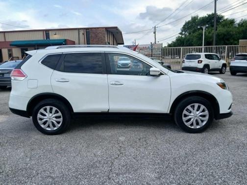 WHITE 2016 Nissan Rogue S