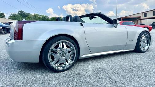 2005 Cadillac XLR Base