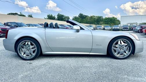 2005 Cadillac XLR Base