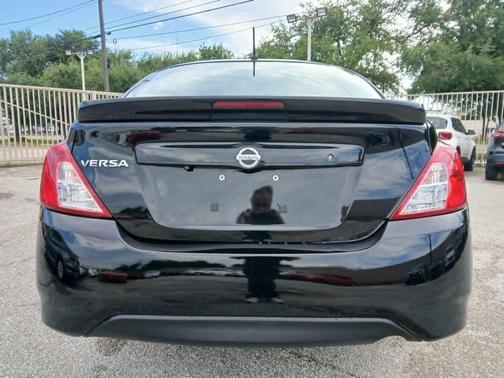 Super Black 2019 Nissan Versa 1.6 S+