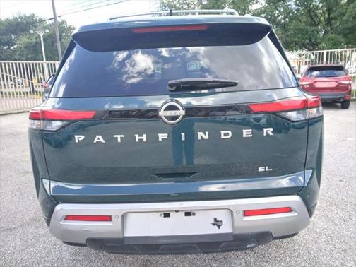 2022 Nissan Pathfinder SL 2WD