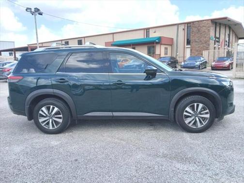 2022 Nissan Pathfinder SL 2WD