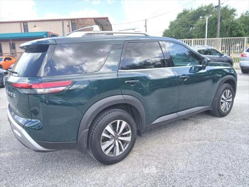 2022 Nissan Pathfinder SL 2WD