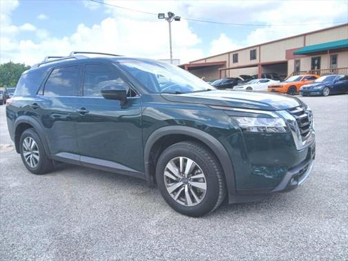 2022 Nissan Pathfinder SL 2WD