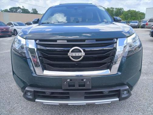2022 Nissan Pathfinder SL 2WD